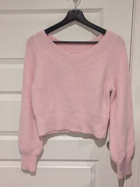 Light pink v-neck sweater from Happily Grey - size M